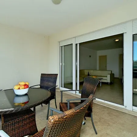 شقة Two-bedroom In *
