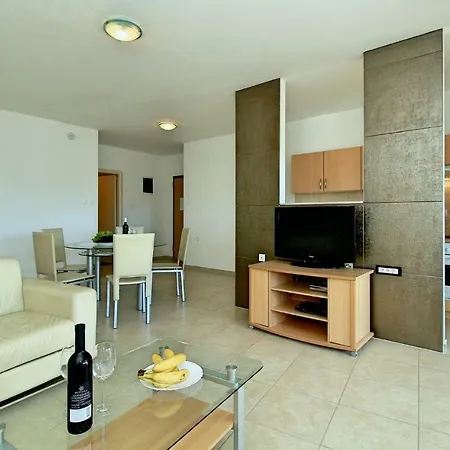 شقة Two-bedroom In *